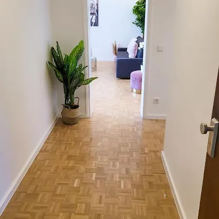 Best Lage Schwabing 70M Sannierte City Wohnung شقة *